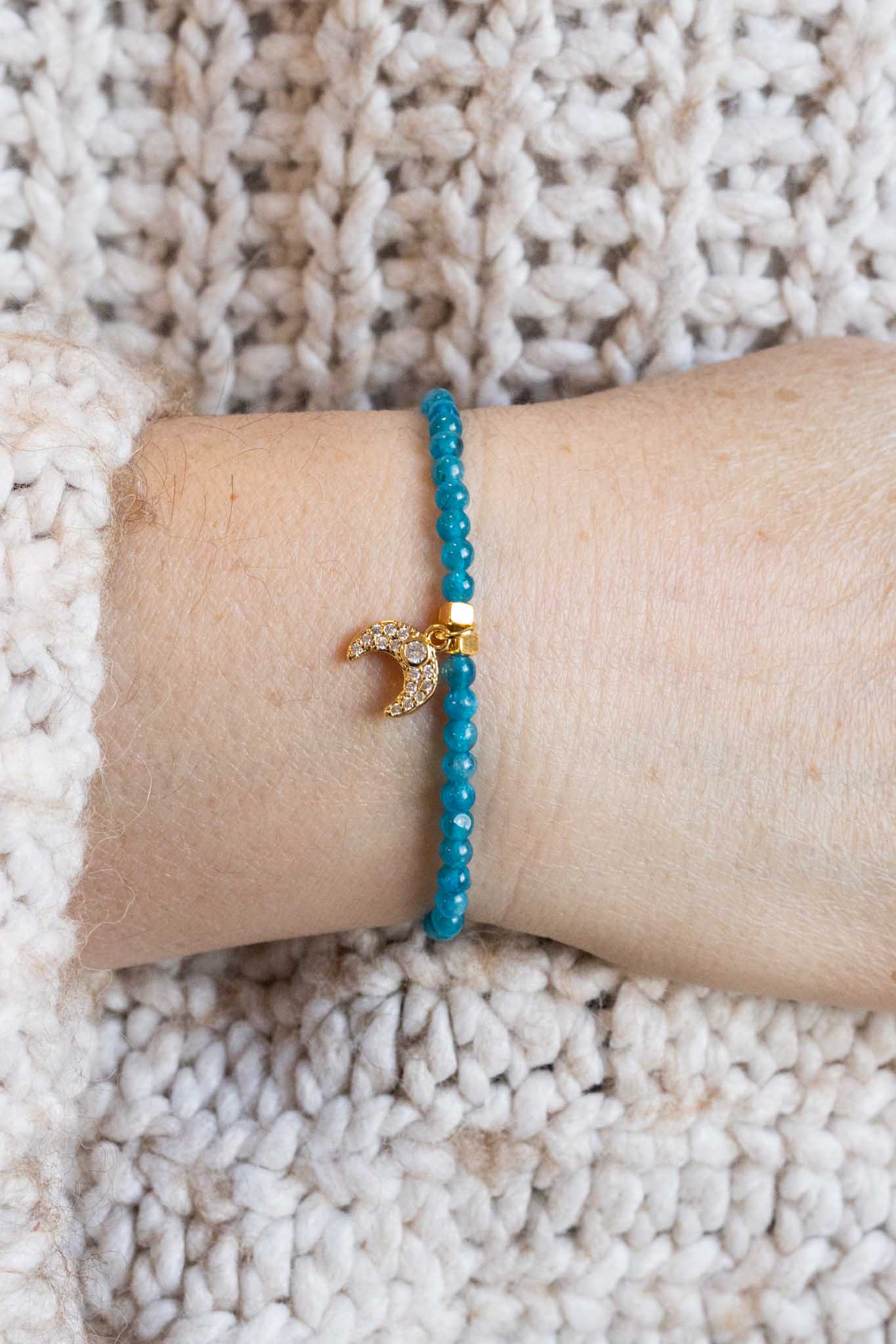 Aglae: bracelet en apatite bleue apaisement et harmonie