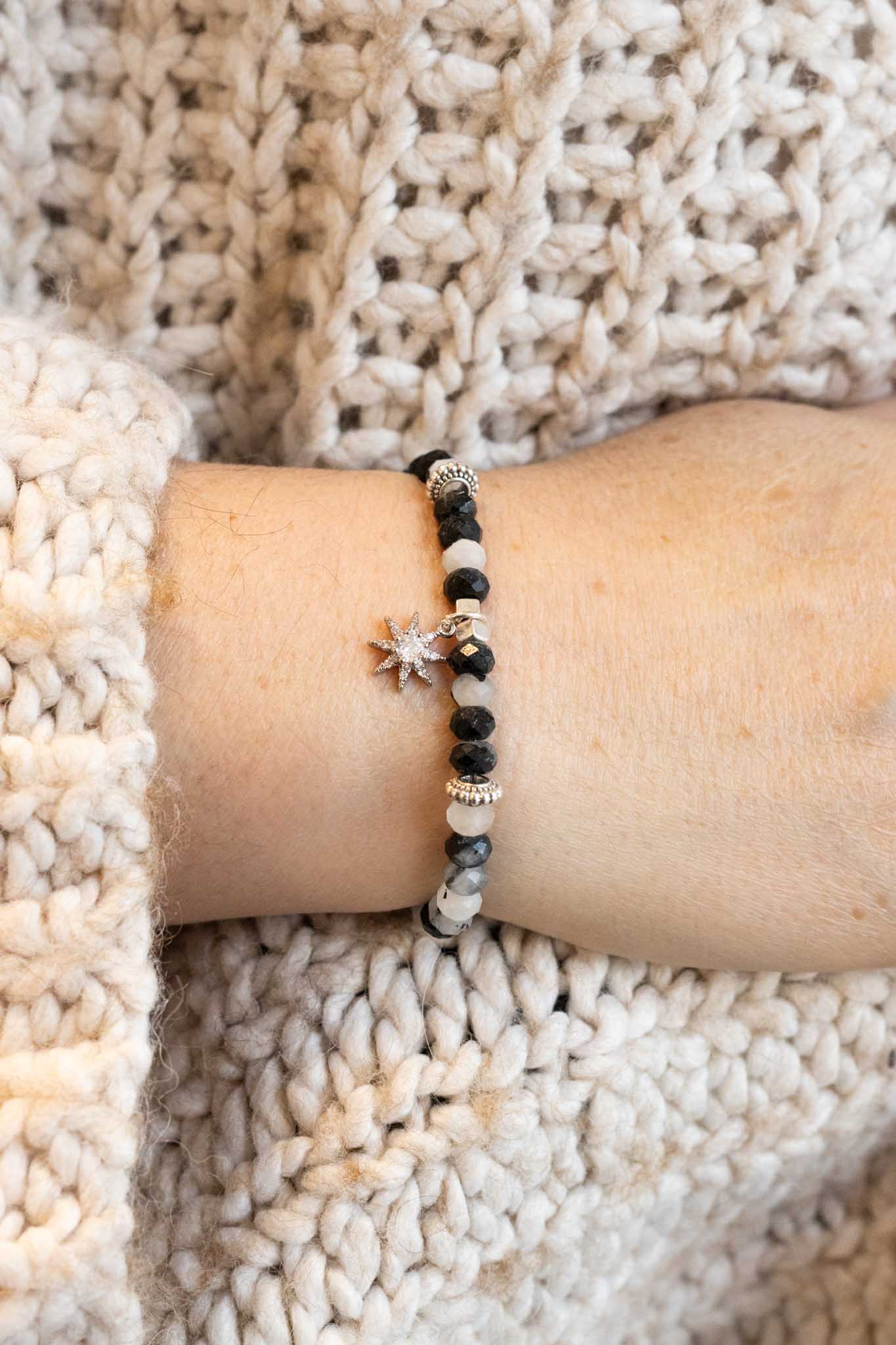 Enora: bracelet en quartz rutile noir