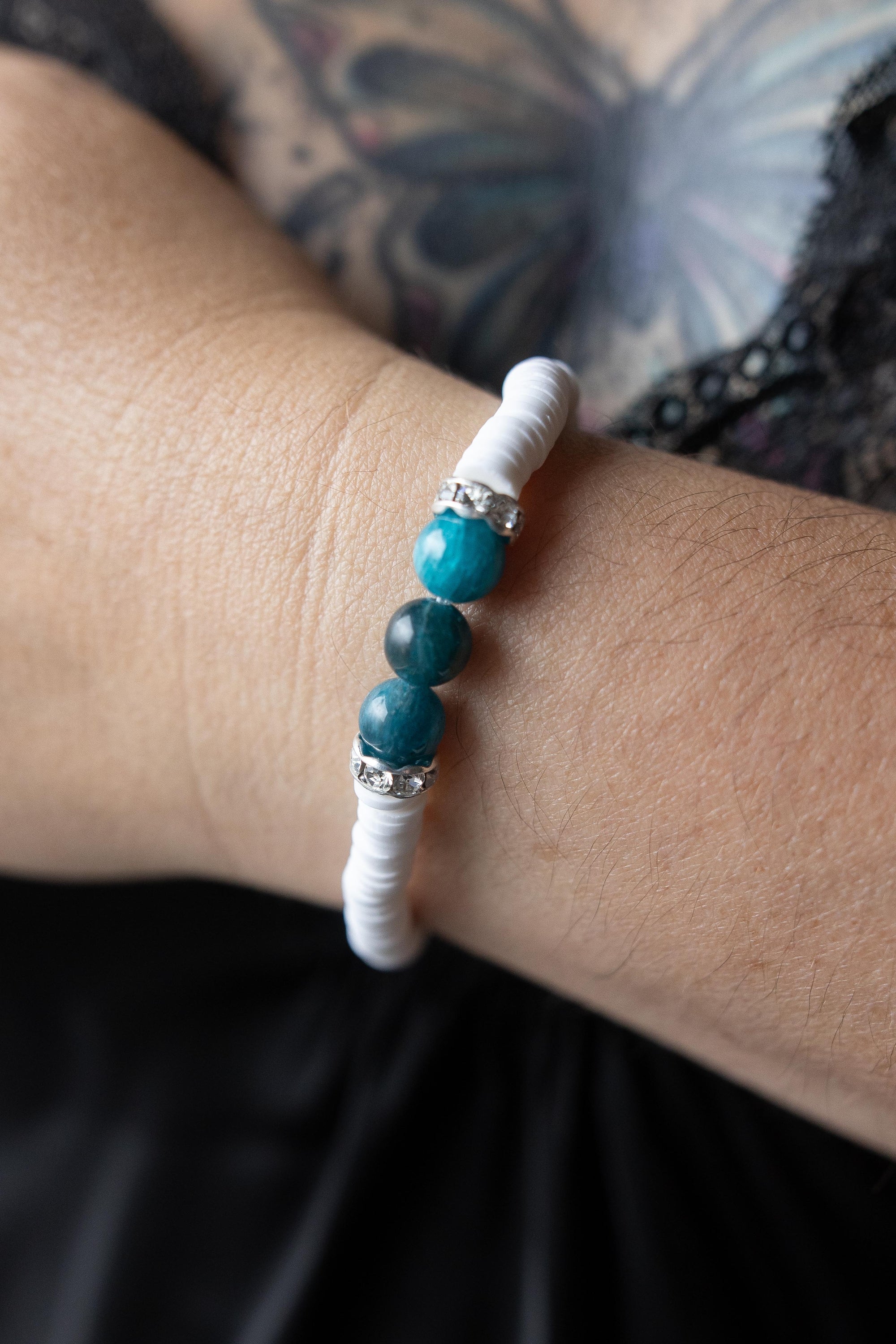 Pearls & White: bracelet talisman spirituel